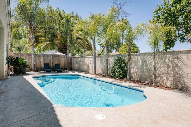 2319 Prescott Avenue, Clovis, CA 93619