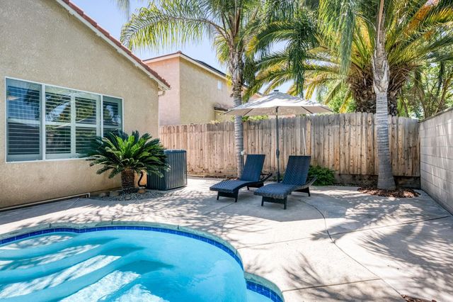 2319 Prescott Avenue, Clovis, CA 93619