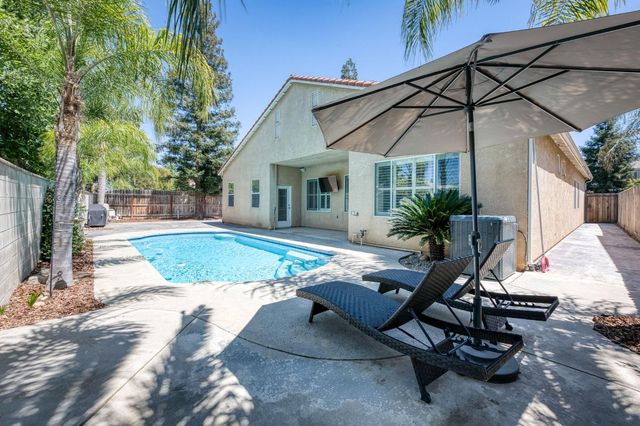 2319 Prescott Avenue, Clovis, CA 93619