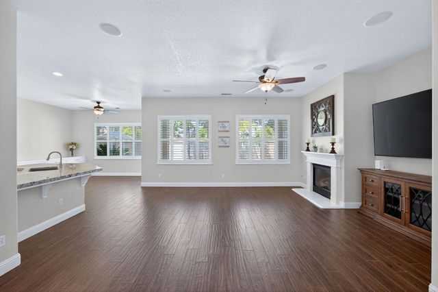 2319 Prescott Avenue, Clovis, CA 93619