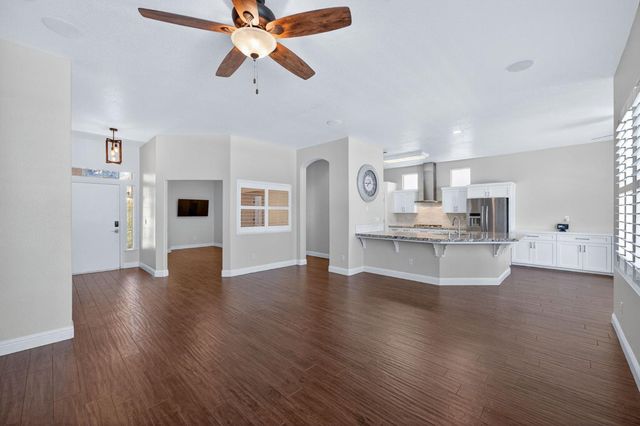 2319 Prescott Avenue, Clovis, CA 93619