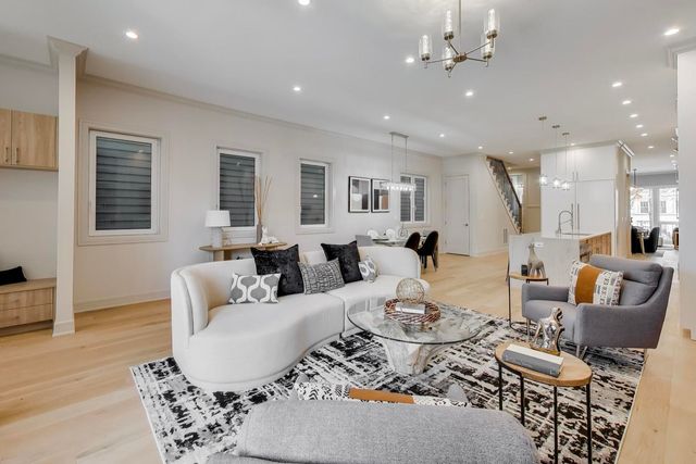 4442 N Greenview Avenue, Chicago, IL 60640