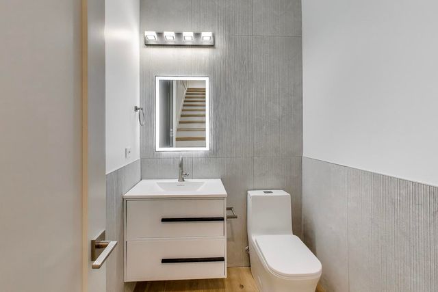 4442 N Greenview Avenue, Chicago, IL 60640