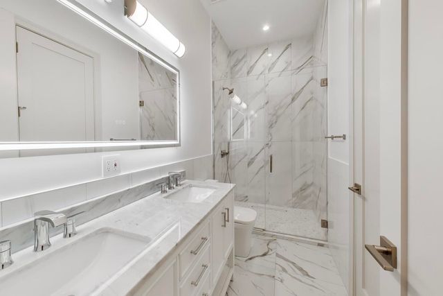 4442 N Greenview Avenue, Chicago, IL 60640