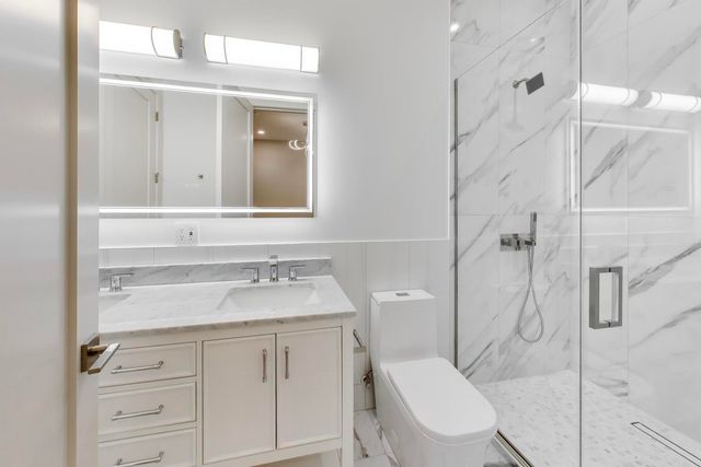 4442 N Greenview Avenue, Chicago, IL 60640