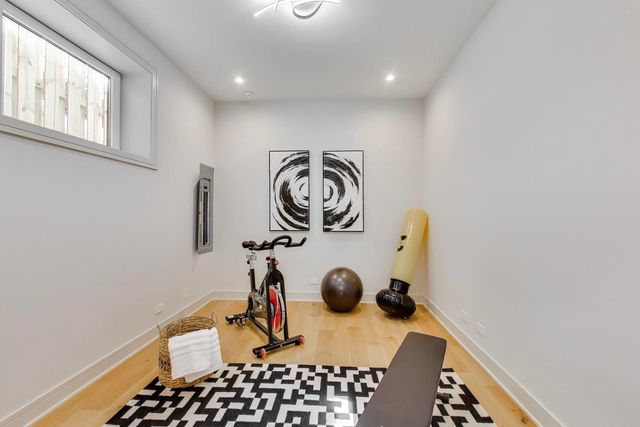 4442 N Greenview Avenue, Chicago, IL 60640