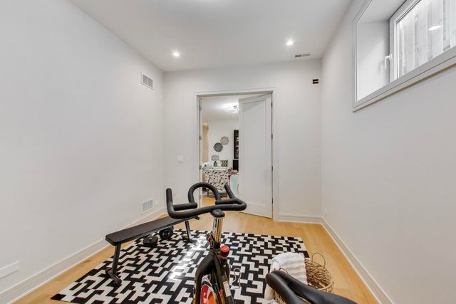 4442 N Greenview Avenue, Chicago, IL 60640