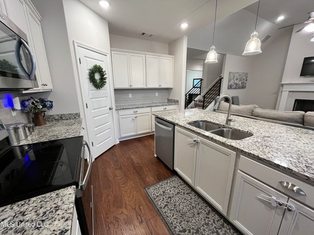 7276 Edgewater Drive, Olive Branch, MS 38654