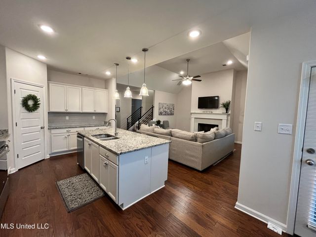 7276 Edgewater Drive, Olive Branch, MS 38654