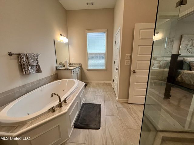 7276 Edgewater Drive, Olive Branch, MS 38654