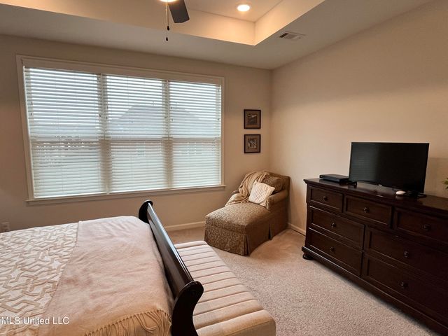 7276 Edgewater Drive, Olive Branch, MS 38654