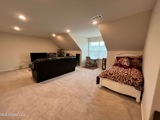 7276 Edgewater Drive, Olive Branch, MS 38654