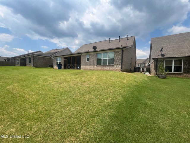 7276 Edgewater Drive, Olive Branch, MS 38654