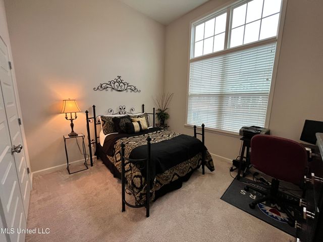 7276 Edgewater Drive, Olive Branch, MS 38654