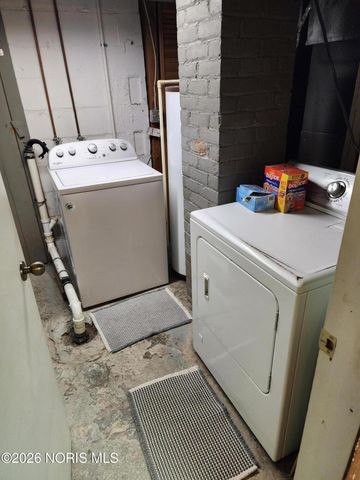 429 W 5th Street, Perrysburg, OH 43551