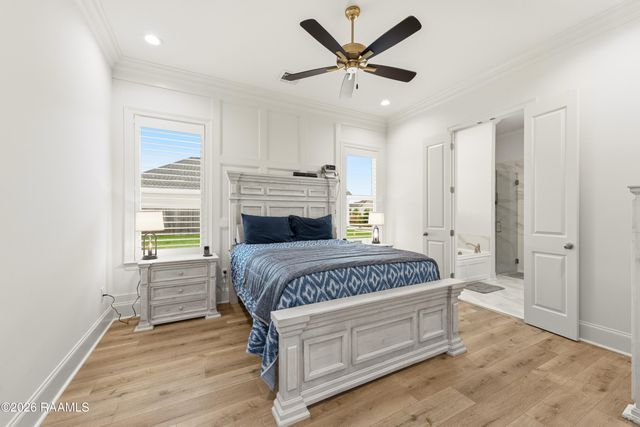 206 Oak Village Drive, Scott, LA 70583