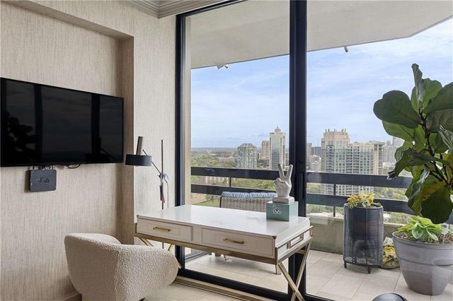 2660 Peachtree Road NW 34F, Atlanta, GA 30305