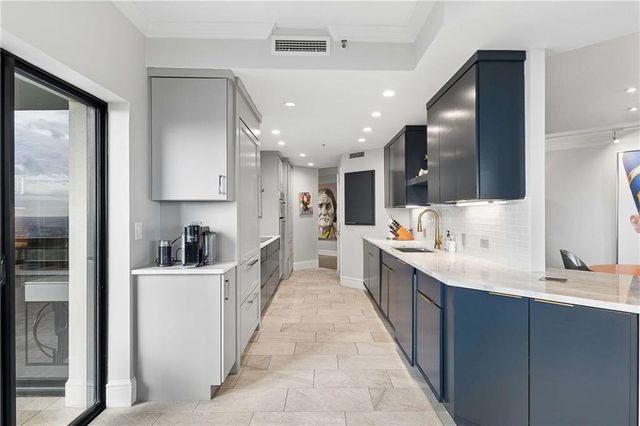 2660 Peachtree Road NW 34F, Atlanta, GA 30305