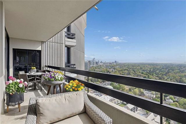 2660 Peachtree Road NW 34F, Atlanta, GA 30305