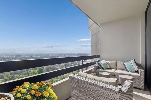 2660 Peachtree Road NW 34F, Atlanta, GA 30305