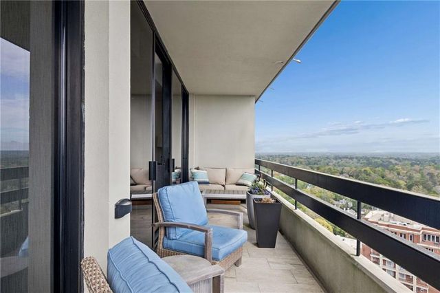 2660 Peachtree Road NW 34F, Atlanta, GA 30305