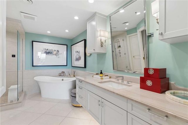 2660 Peachtree Road NW 34F, Atlanta, GA 30305