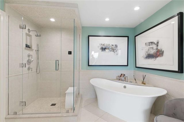 2660 Peachtree Road NW 34F, Atlanta, GA 30305