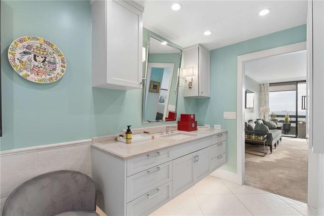 2660 Peachtree Road NW 34F, Atlanta, GA 30305