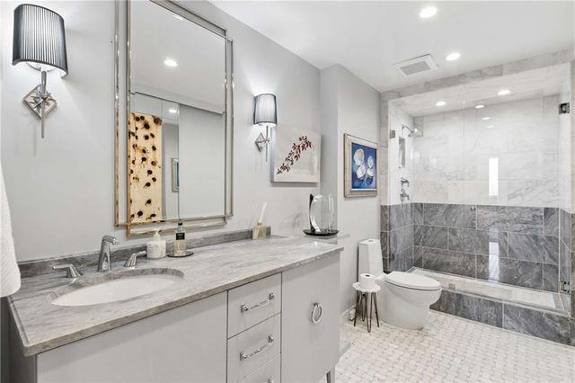 2660 Peachtree Road NW 34F, Atlanta, GA 30305
