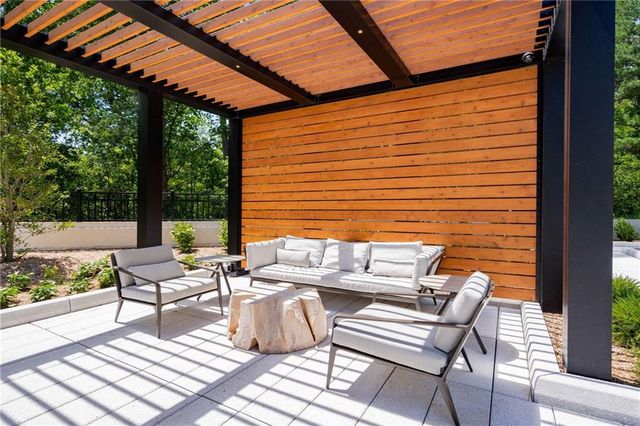 2660 Peachtree Road NW 34F, Atlanta, GA 30305