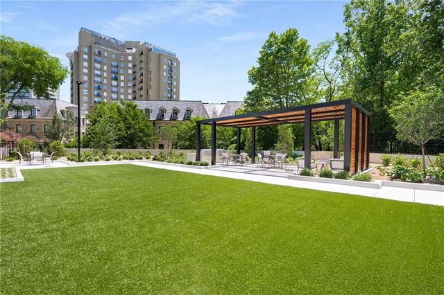 2660 Peachtree Road NW 34F, Atlanta, GA 30305