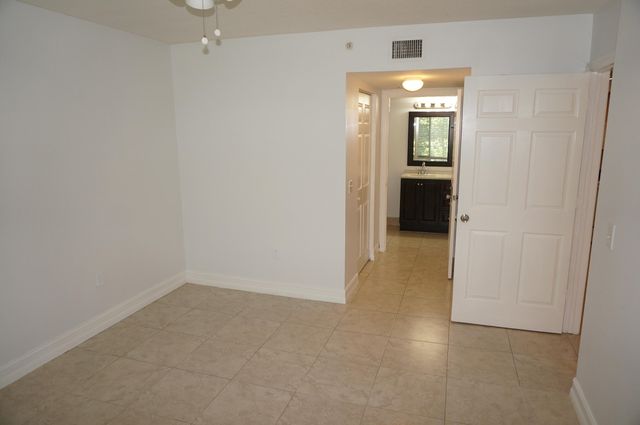 4021 San Marino Boulevard 204, West Palm Beach, FL 33409