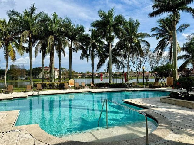 4021 San Marino Boulevard 204, West Palm Beach, FL 33409