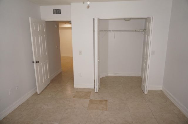 4021 San Marino Boulevard 204, West Palm Beach, FL 33409