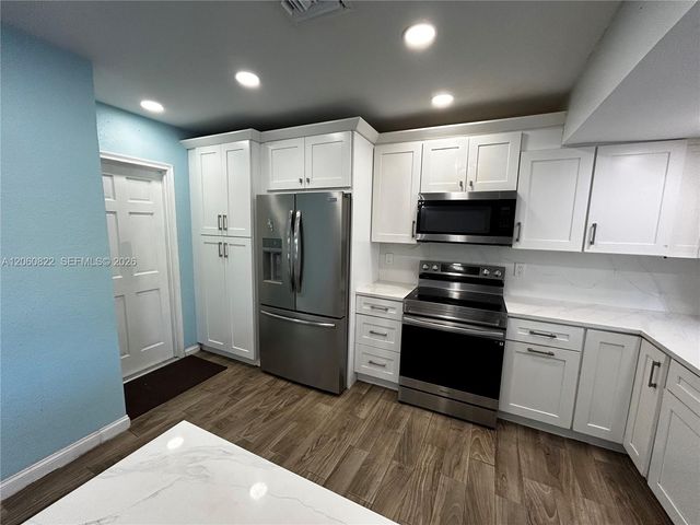 2403 NW 108th Ter, Sunrise, FL 33322