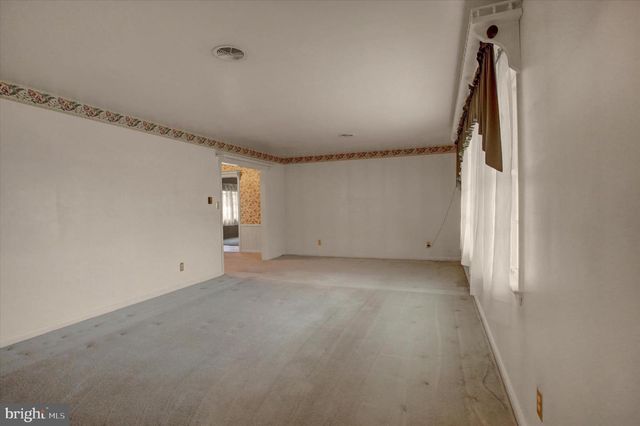 34 ACORN CIRCLE, Chambersburg, PA 17202