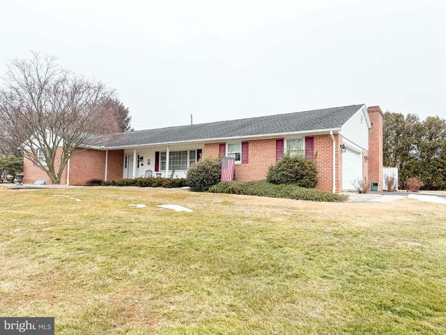 34 ACORN CIRCLE, Chambersburg, PA 17202