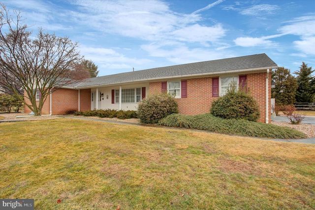 34 ACORN CIRCLE, Chambersburg, PA 17202