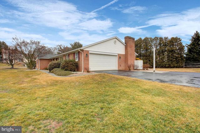 34 ACORN CIRCLE, Chambersburg, PA 17202