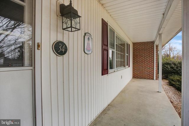 34 ACORN CIRCLE, Chambersburg, PA 17202