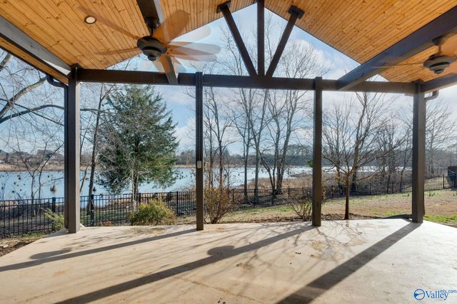 103 Willow Lake Circle SW, Huntsville, AL 35824