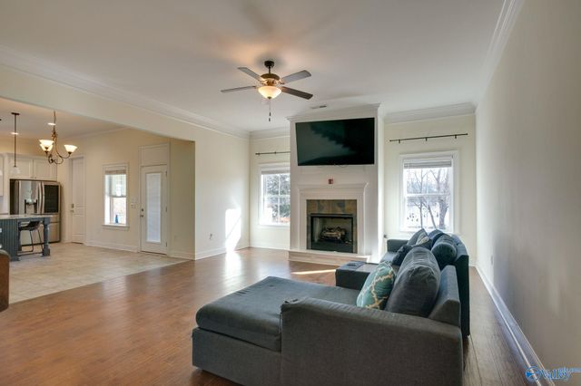 103 Willow Lake Circle SW, Huntsville, AL 35824