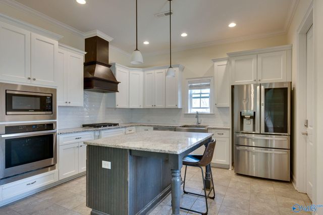 103 Willow Lake Circle SW, Huntsville, AL 35824