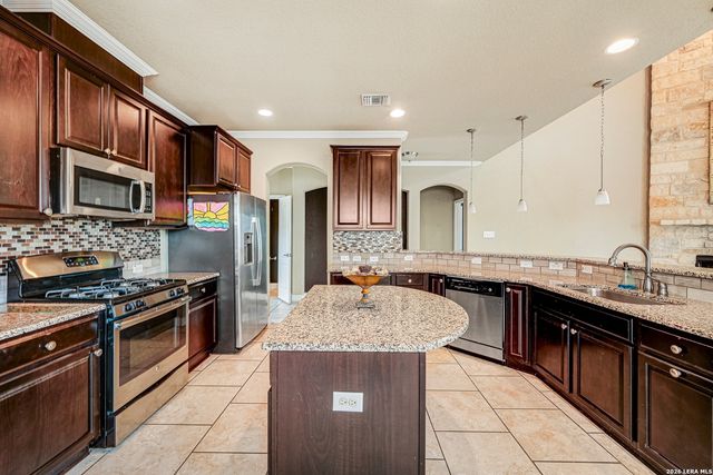 7014 LAGUNA BCH, Converse, TX 78109