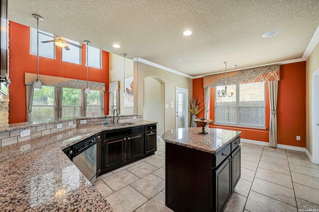 7014 LAGUNA BCH, Converse, TX 78109