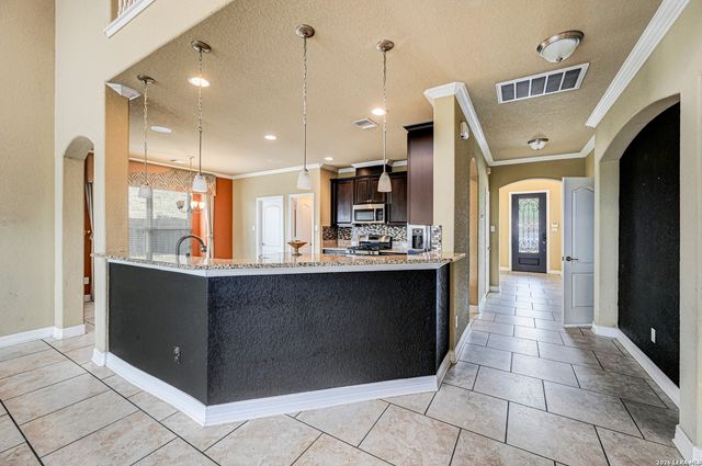 7014 LAGUNA BCH, Converse, TX 78109