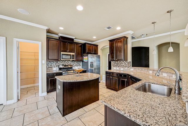 7014 LAGUNA BCH, Converse, TX 78109