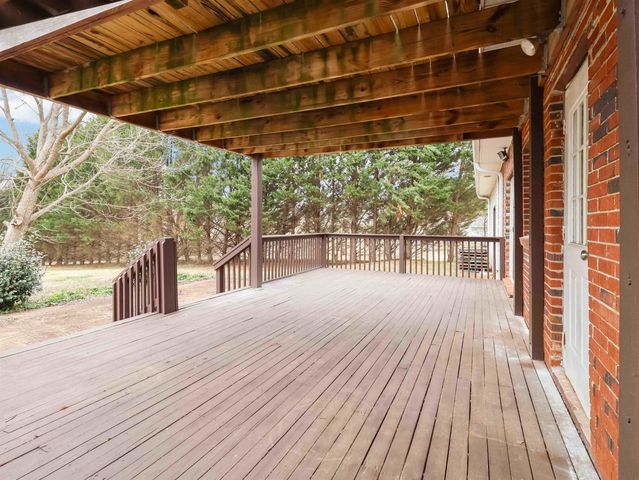 176 Sequoyah Drive, Chesnee, SC 29323