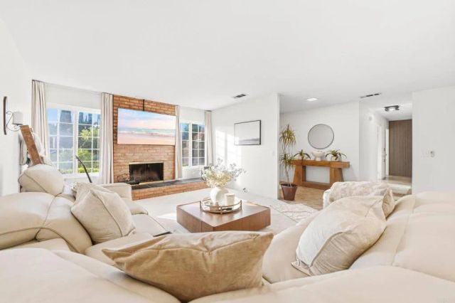2413 Holly Avenue, Escondido, CA 92027
