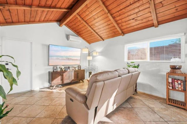2413 Holly Avenue, Escondido, CA 92027